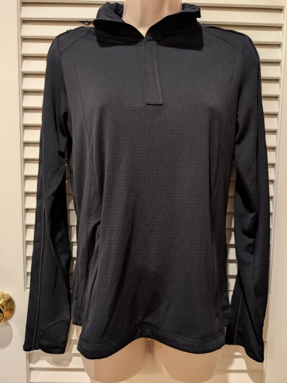 Mondetta black long-sleeve performance top